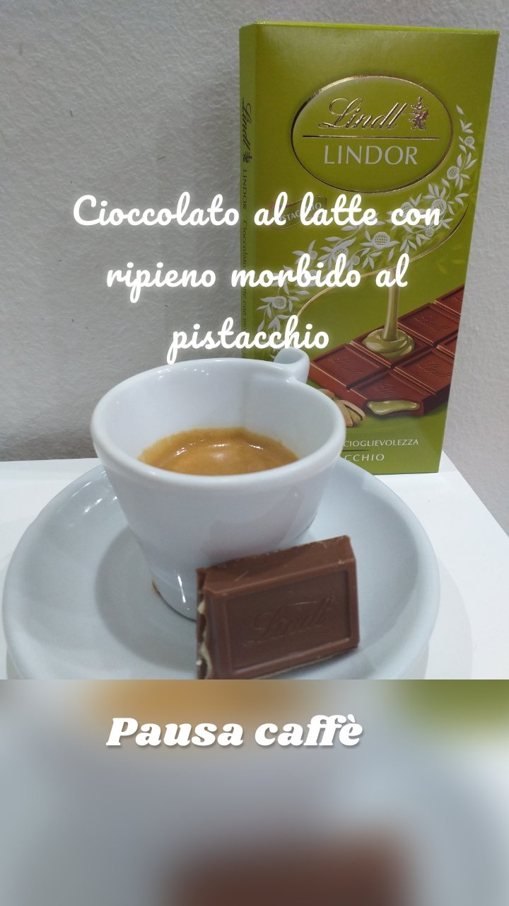 Cioccolato al latte con ripieno morbido al pistacchio  Pausa caffè 